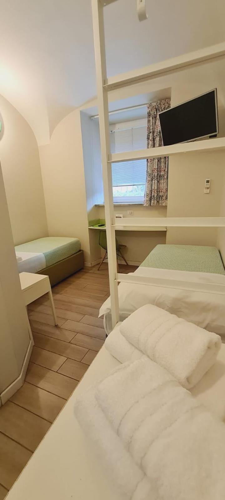 Bed&Bikerome Rooms Екстер'єр фото