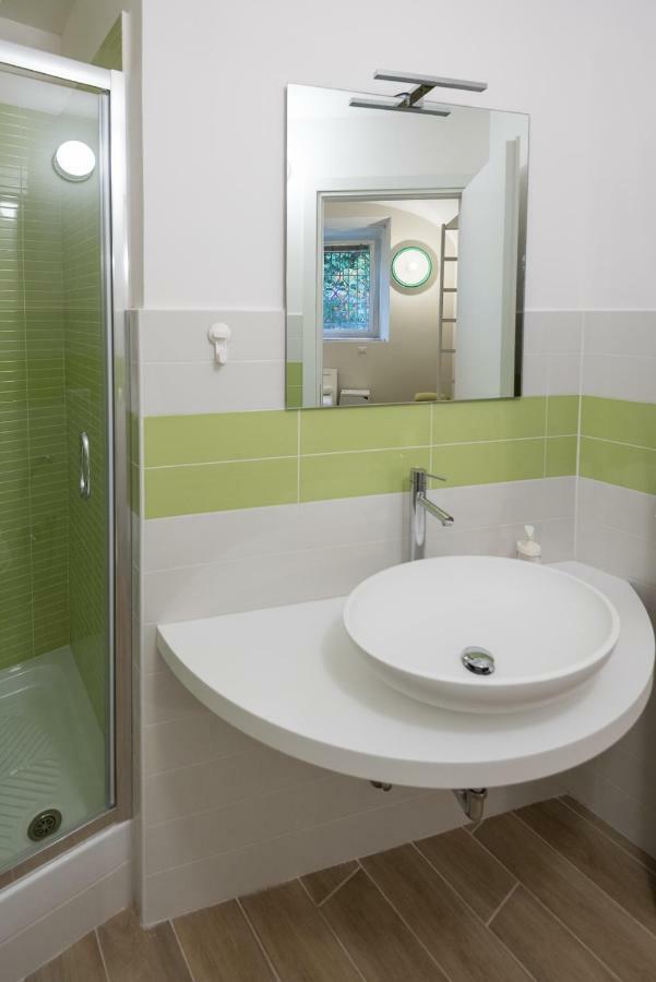 Bed&Bikerome Rooms Екстер'єр фото